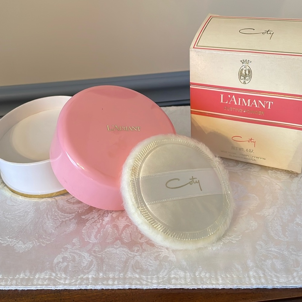 L’Aimant Dusting Powder by Coty